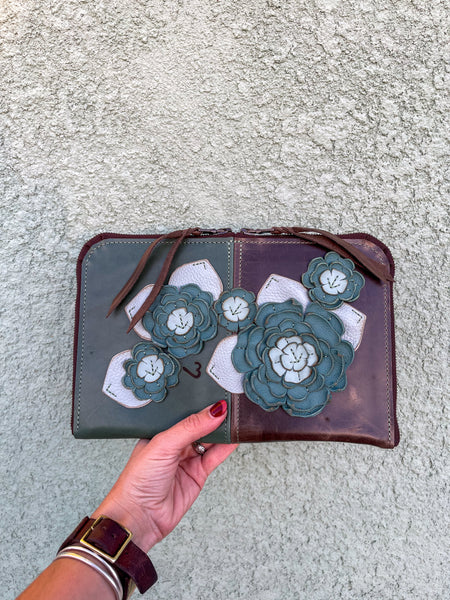 1/2 Cut Mini Pocketbook